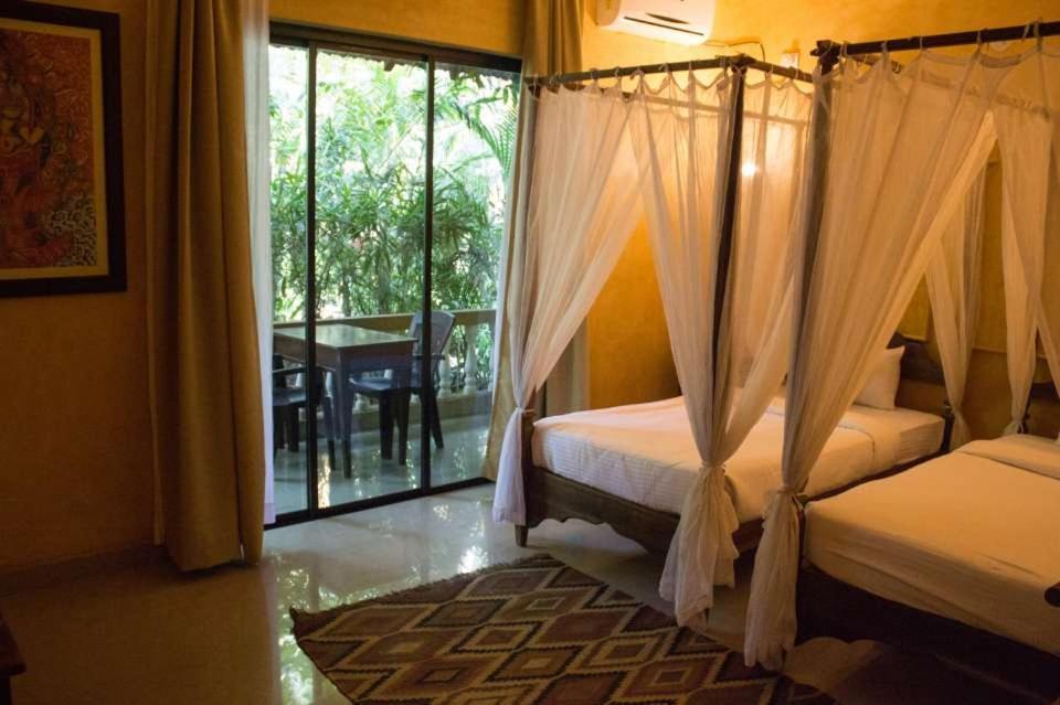 Devarya Wellness Beach Resort Morjim Exterior photo