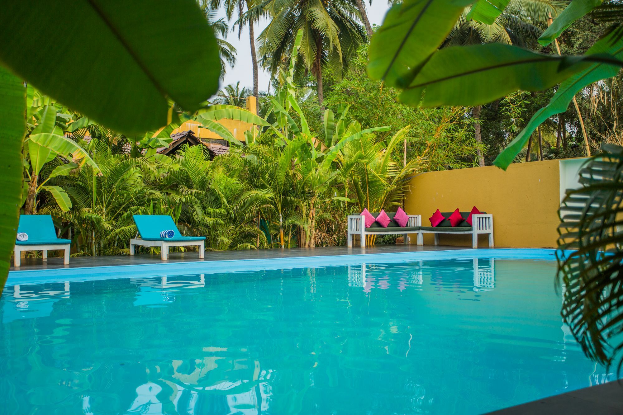 Devarya Wellness Beach Resort Morjim Exterior photo
