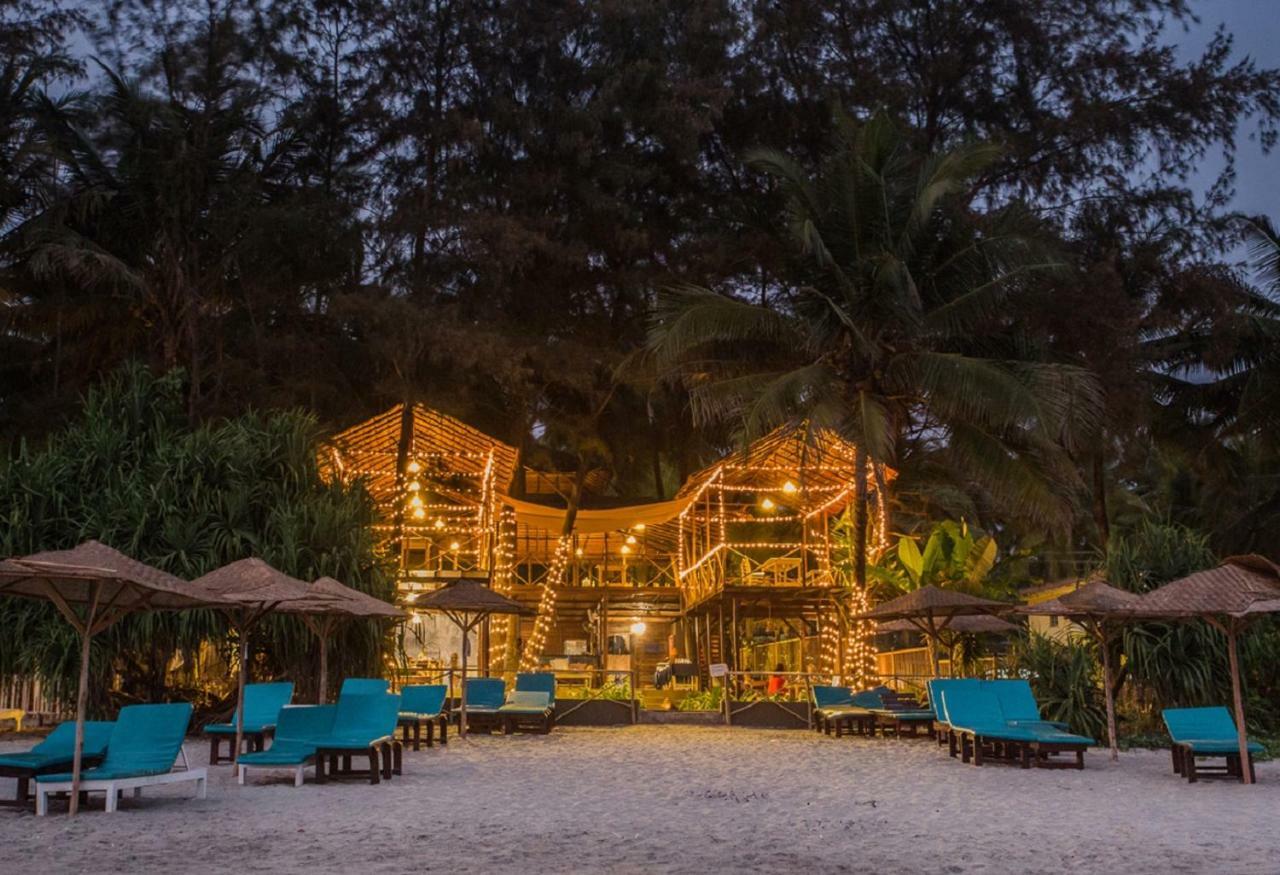 Devarya Wellness Beach Resort Morjim Exterior photo